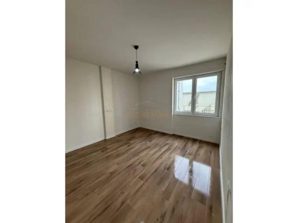 Tirane, jepet me qera apartament 1+1 Kati 1, 58 m² 430 € (Univers City prane QTU)