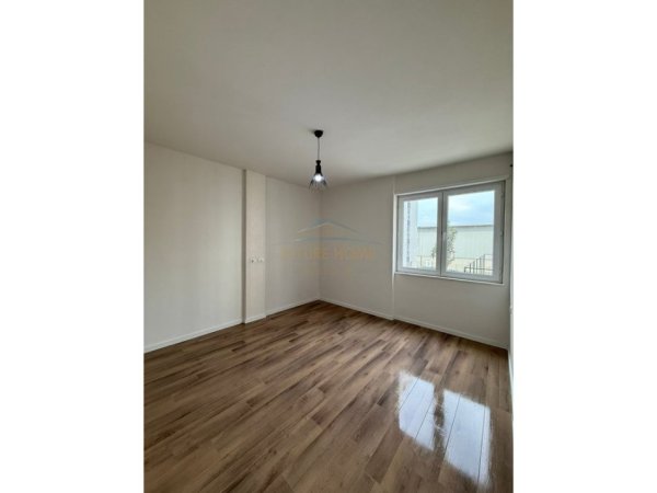 Tirane, jepet me qera apartament 1+1 Kati 1, 58 m² 430 € (Univers City prane QTU)