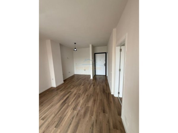 Tirane, jepet me qera apartament 1+1 Kati 1, 58 m² 430 € (Univers City prane QTU)