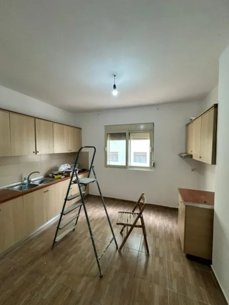 Durres, shitet apartament 2+1+Ballkon Kati 5, 104 m² 140.000 € (Ish Rajoni,Durres)