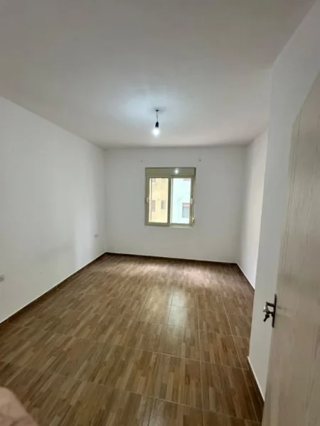 Durres, shitet apartament 2+1+Ballkon Kati 5, 104 m² 140.000 € (Ish Rajoni,Durres)