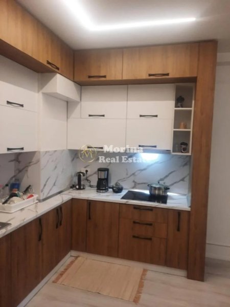 Tirane, jepet me qera apartament 2+1 Kati 3, 95 m² 800 € (Rruga e Dibres)