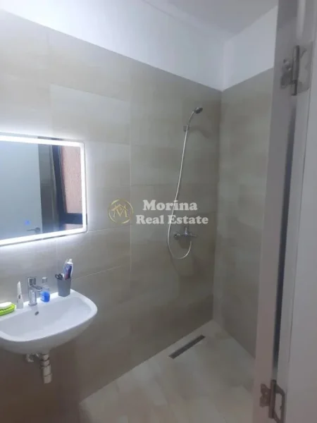 Tirane, jepet me qera apartament 2+1 Kati 3, 95 m² 800 € (Rruga e Dibres)