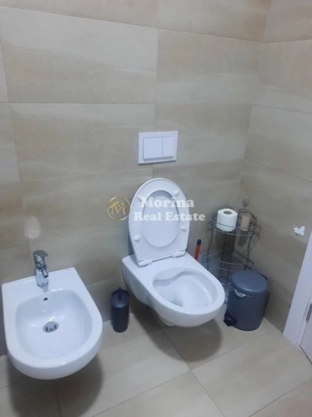 Tirane, jepet me qera apartament 2+1 Kati 3, 95 m² 800 € (Rruga e Dibres)