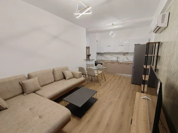Tirane, jepet me qera apartament 1+1 Kati 1, 63 m² 500 € (RRUGA DALIP TOPI)