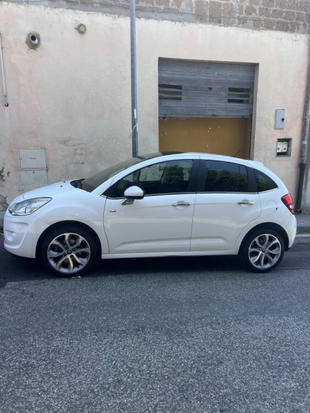 Fier, shes makine Citroen C3 Benzin, automatik Klima 161.000 km 3.800 €