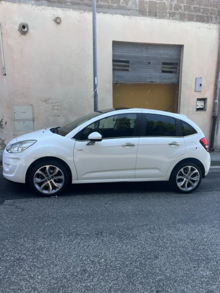 Fier, shes makine Citroen C3 Benzin, automatik Klima 161.000 km 3.800 €