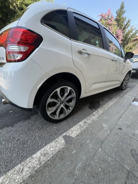 Fier, shes makine Citroen C3 Benzin, automatik Klima 161.000 km 3.800 €
