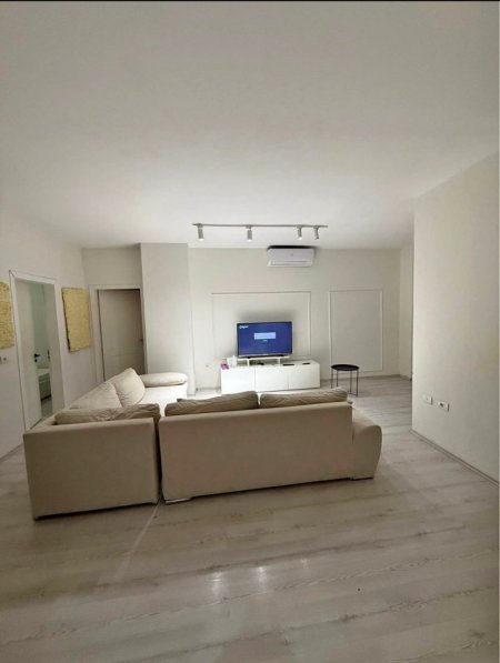 Tirane, jepet me qera apartament 2+1+Ballkon Kati 2, 116 m² 600 € (Komuna Parisit)