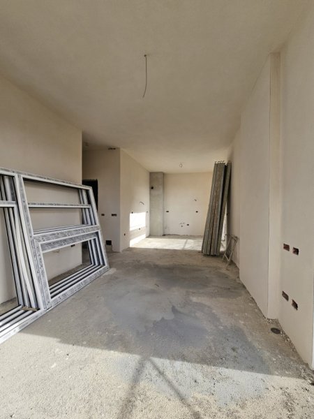 Shitet 2+1+2wc & Ballkon + post parkimi 📍 Fusha e Aviacionit *( 170.000 Euro )* - Laprake | Ne Fazë Ndërtimi mbaron per 7 muaj. Kati 4