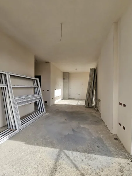 Shitet 2+1+2wc & Ballkon + post parkimi 📍 Fusha e Aviacionit *( 170.000 Euro )* - Laprake | Ne Fazë Ndërtimi mbaron per 7 muaj. Kati 4