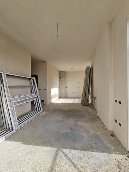Shitet 2+1+2wc & Ballkon + post parkimi 📍 Fusha e Aviacionit *( 170.000 Euro )* - Laprake | Ne Fazë Ndërtimi mbaron per 7 muaj. Kati 4