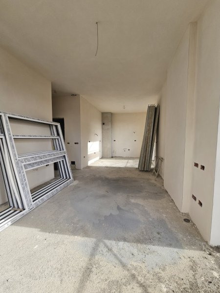 Shitet 2+1+2wc & Ballkon + post parkimi 📍 Fusha e Aviacionit *( 170.000 Euro )* - Laprake | Ne Fazë Ndërtimi mbaron per 7 muaj. Kati 4