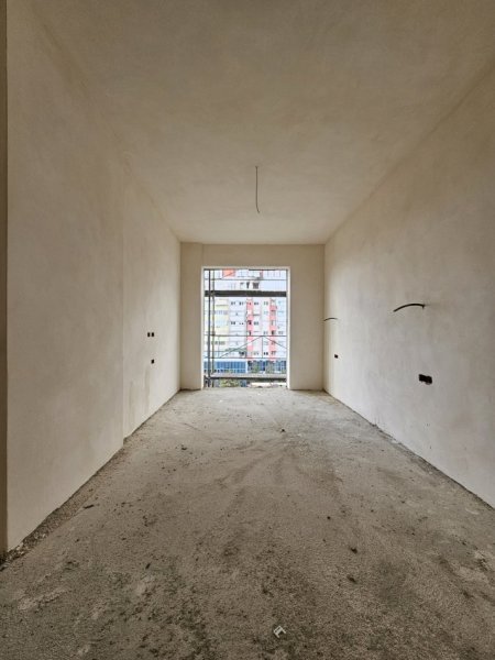 Shitet 2+1+2wc & Ballkon + post parkimi 📍 Fusha e Aviacionit *( 170.000 Euro )* - Laprake | Ne Fazë Ndërtimi mbaron per 7 muaj. Kati 4