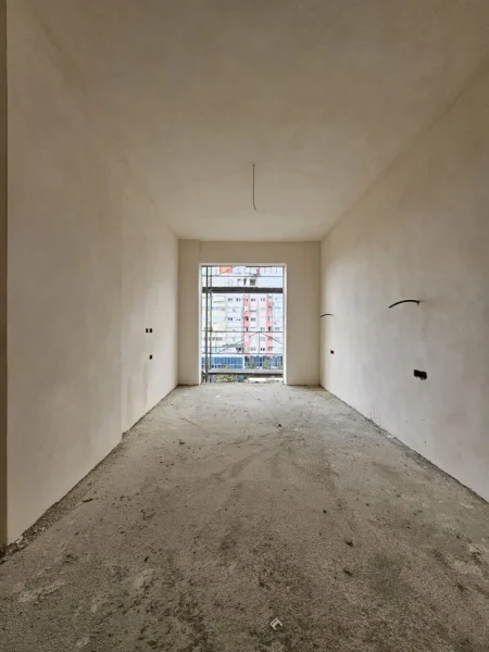 Shitet 2+1+2wc & Ballkon + post parkimi 📍 Fusha e Aviacionit *( 170.000 Euro )* - Laprake | Ne Fazë Ndërtimi mbaron per 7 muaj. Kati 4