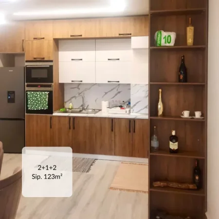 Jap me qera apartament 2+1+2 Kati 3, 123 m² 750 € (Kompleksin Arlis, Farmacia 10)