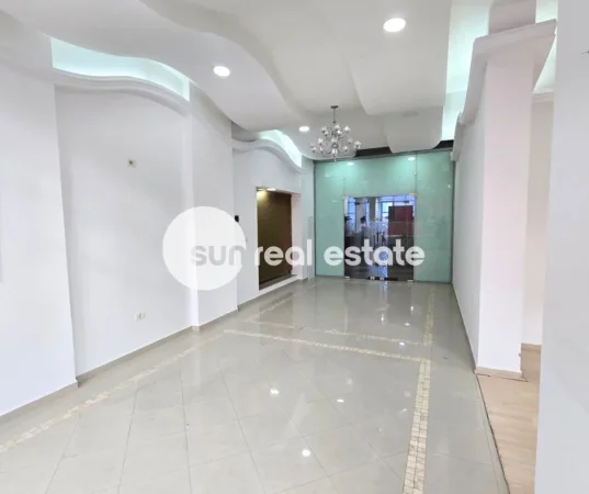 Shkoder, jepet me qera ambjent biznesi Kati 2, 86 m² (PEDONALE, SHKODER)