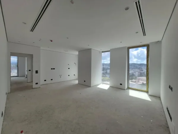 Tirane, jepet me qera zyre Kati 20, 147 m² 3.000 € 