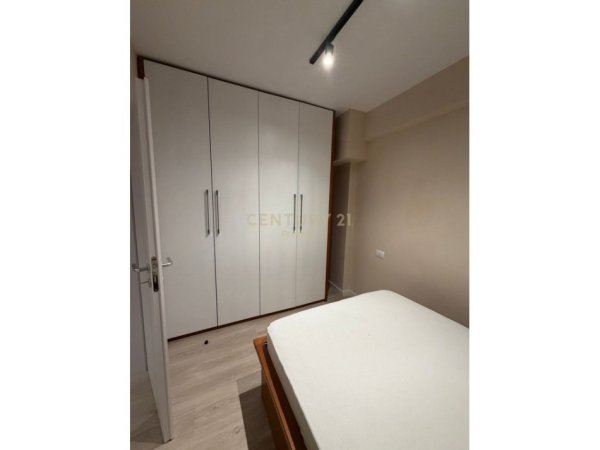 Tirane, jepet me qera apartament 2+1+Ballkon Kati 4, 55 m² 550 € (xhanfize keko)