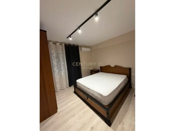 Tirane, jepet me qera apartament 2+1+Ballkon Kati 4, 55 m² 550 € (xhanfize keko)