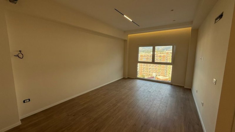 Tirane, shitet apartament 1+1+Ballkon Kati 4, 60 m² 98.450 € (Ali Dem)