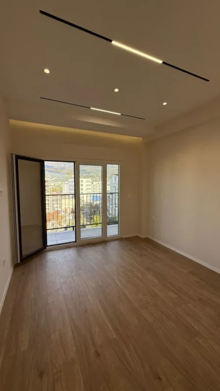 Tirane, shitet apartament 1+1+Ballkon Kati 4, 60 m² 98.000 € (Ali Dem)