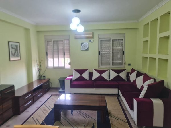 Tirane, jepet me qera apartament 1+1 Kati 2, 74 m² 680 € (Blloku i Ambasadave)