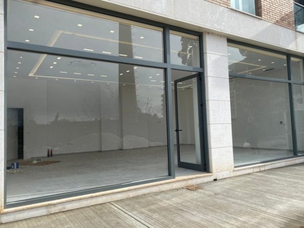 Tirane, jepet me qera ambjent biznesi Kati 0, 100 m² 1.300 € (Ne Don Bosko)