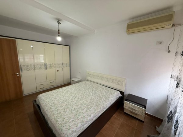 Tirane, jepet me qera apartament 1+1 Kati 5, 