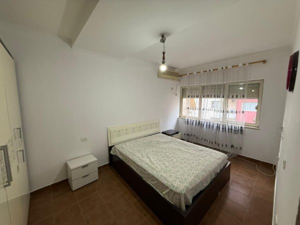 Tirane, jepet me qera apartament 1+1 Kati 5, 