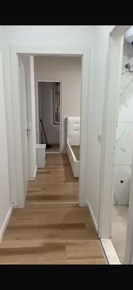 Tirane, jepet me qera apartament 1+1 Kati 1, 60 m² 400 € 