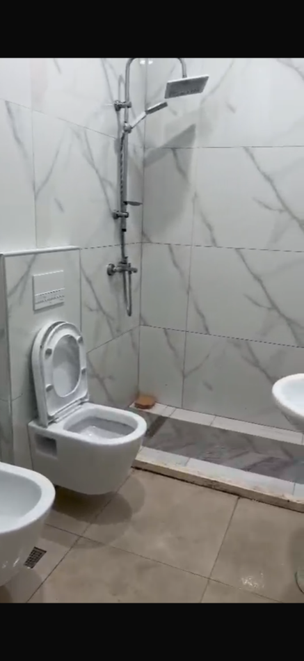 Tirane, jepet me qera apartament 1+1 Kati 1, 60 m² 400 € 