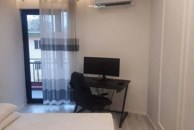 Tirane, jepet me qera apartament 2+1 Kati 3, 123 m² 750 € (Rruga e Dibres)