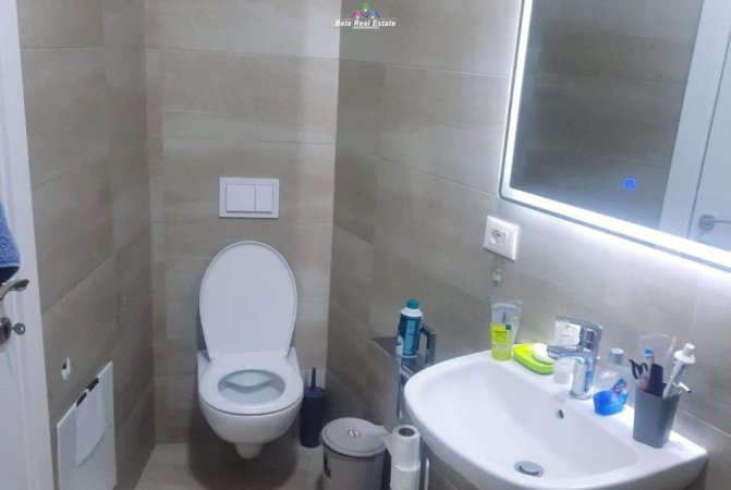 Tirane, jepet me qera apartament 2+1 Kati 3, 123 m² 750 € (Rruga e Dibres)