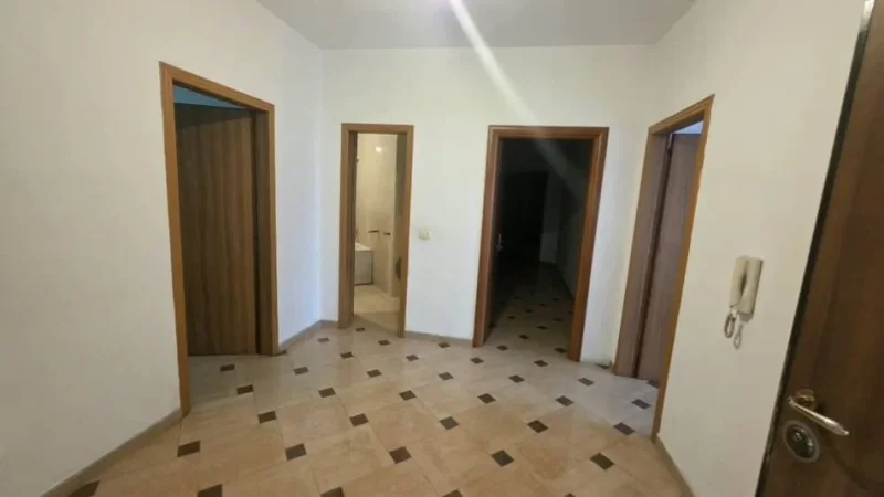 Tirane, jepet me qera apartament 2+1 Kati 2, 70 m² 600 € (Unaza Re)