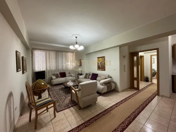 Tirane, jepet me qera apartament 2+1+Ballkon Kati 5, 106 m² 750 € (tirana e re rr. sami frasheri)