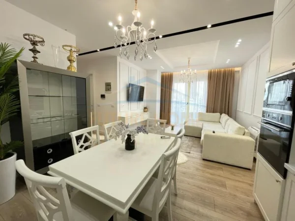 Tirane, jepet me qera apartament 2+1+Ballkon Kati 8, 119 m² 2.100 € (Air Albania)