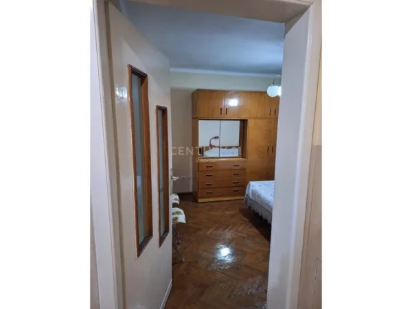 Tirane, jepet me qera apartament 1+1 Kati 4, 70 m² 450 € 