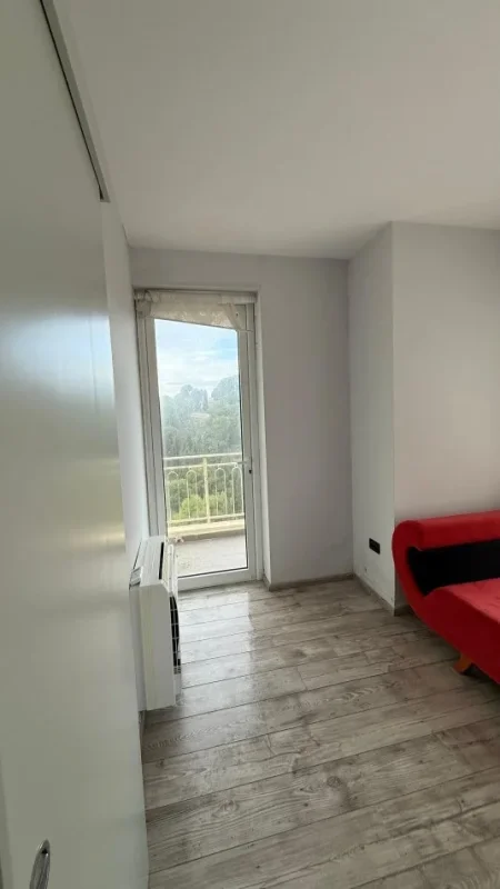 Durres, jepet me qera apartament 2+1+Ballkon Kati 6, 80 m² 550 € (vila e zogut)