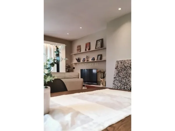 Tirane, jepet me qera apartament 1+1 Kati 4, 58 m² 1.300 € 