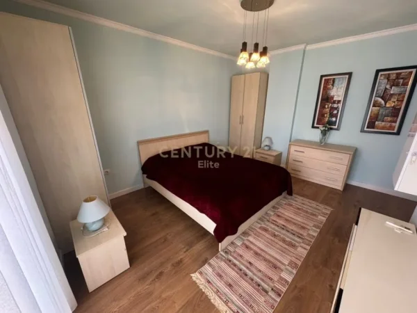 Tirane, jepet me qera apartament 1+1+Ballkon Kati 6, 109 m² 1.300 € 