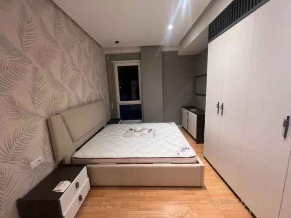 Tirane, jepet me qera apartament 2+1 Kati 3, 1.200 m² 1.200 € 