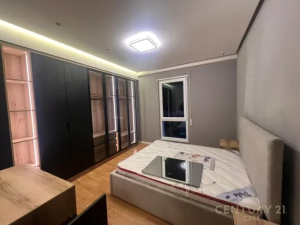 Tirane, jepet me qera apartament 2+1 Kati 3, 1.200 m² 1.200 € 