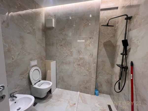 Tirane, jepet me qera apartament 2+1 Kati 3, 1.200 m² 1.200 € 