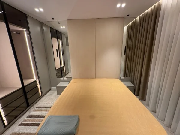 Vlore, jepet me qera apartament 2+1+Ballkon Kati 8, 101 m² 700 € (Lagja pavaresia prane hotel partner)