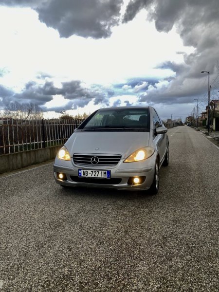 Kavaje, shes makine A class 180 cdi Nafte, gri metalizato automatik Kondicioner 216.000 km 2.700 €