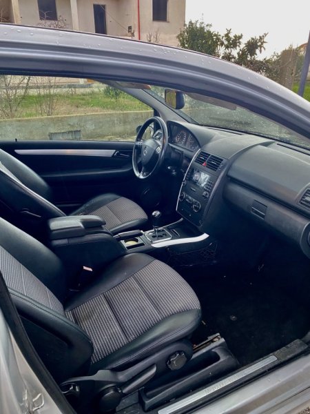 Kavaje, shes makine A class 180 cdi Nafte, gri metalizato automatik Kondicioner 216.000 km 2.700 €