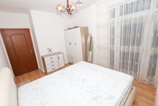 Tirane, jepet me qera apartament 2+1 Kati 3, 100 m² 1.200 € (Rruga Selite e Vjeter)