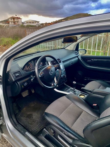 Kavaje, shes makine A class 180 cdi Nafte, gri metalizato automatik Kondicioner 216.000 km 2.700 €