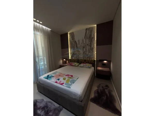 Tirane, jepet me qera apartament 1+1+Ballkon Kati 3, 67 m² 1.000 € (Rezidenca Erli)
